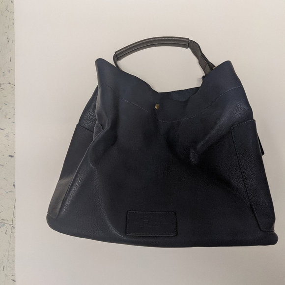 Bass leather bucket bag - Picture 2 of 2